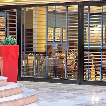 Caesar's Hotel 4*